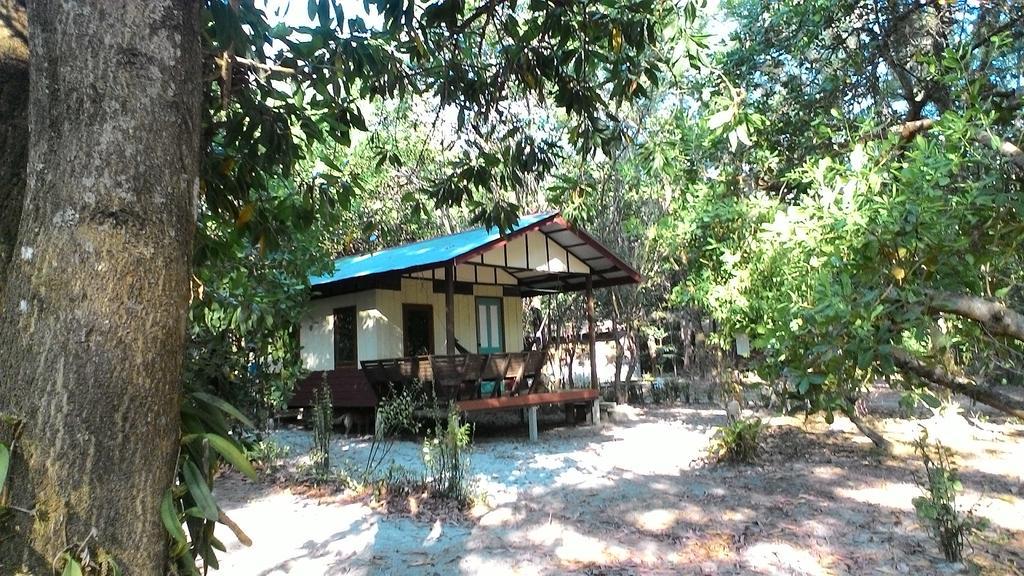 Hornbill Hut Hotel Koh Phayam Luaran gambar