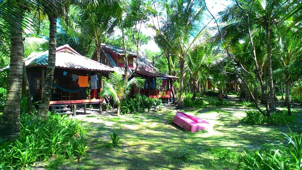 Hornbill Hut Hotel Koh Phayam Luaran gambar