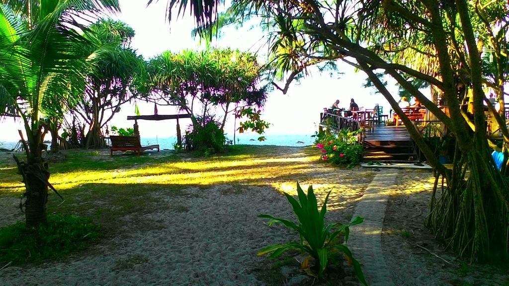Hornbill Hut Hotel Koh Phayam Luaran gambar